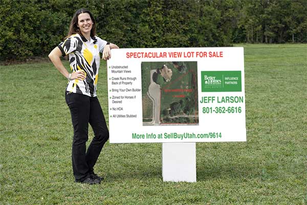 32x48 Better Homes and Gardens style signs for directional placement and listing support