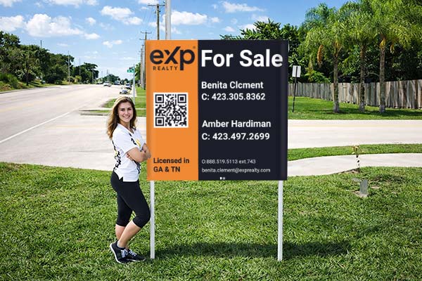 4x4 eXp sign with metal post kit installed